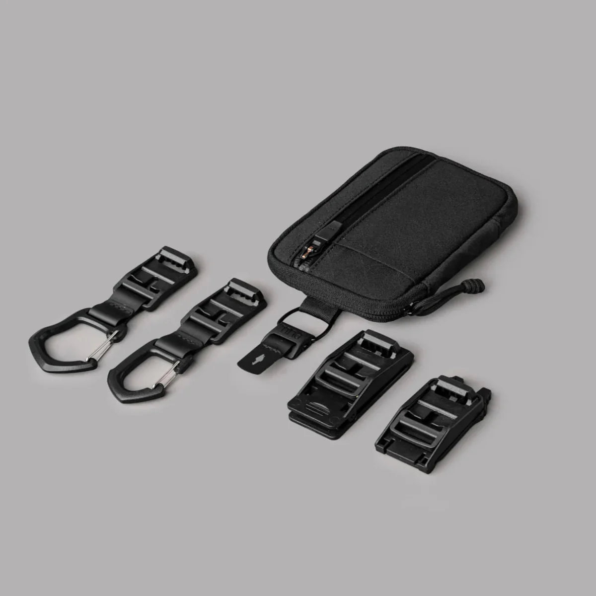 模組化設計:與 HUB 系統無縫兼容,可輕鬆固定於背包、腰帶等多個位置。