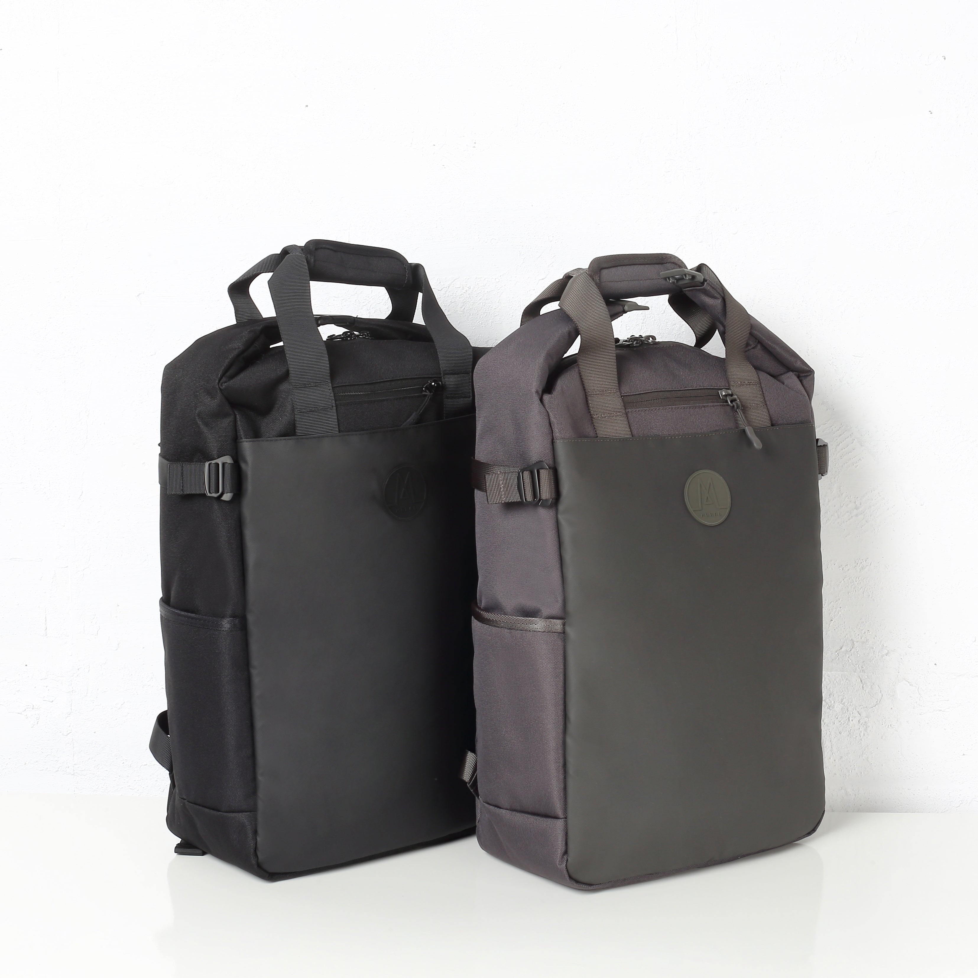 Moral NIGHTHAWKS GROG多用途保冷背包 - 大碼 兩色並排展示,展現產品多元配色選擇。簡約外型與品牌標誌突顯設計質感與實用性。