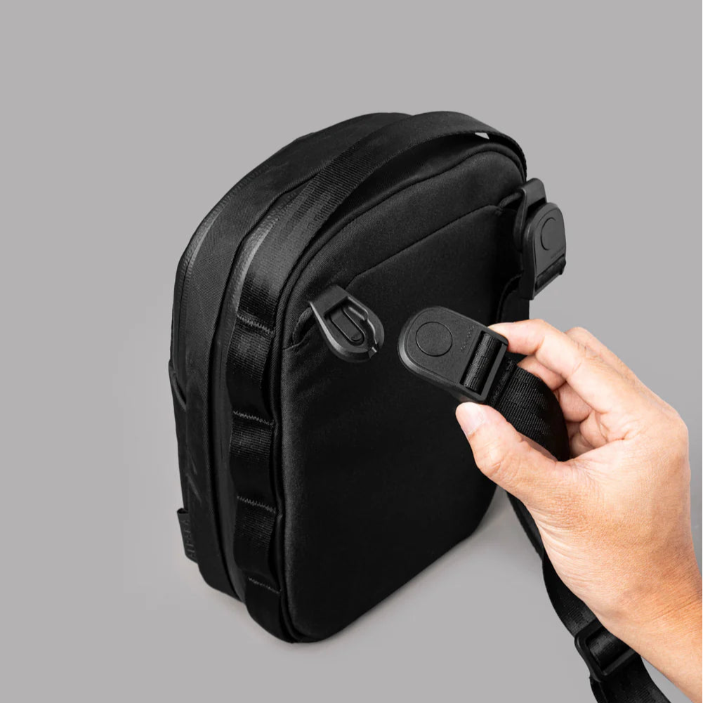 【Alpaka】Metro Sling Max 3L 防潑水輕量斜背包|適合通勤與旅行