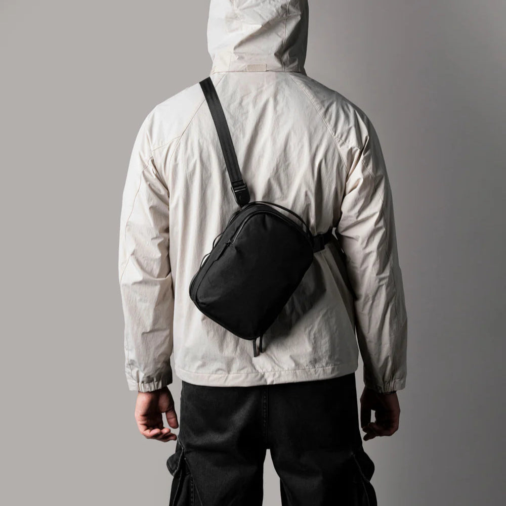 【Alpaka】Metro Sling Max 3L 防潑水輕量斜背包|適合通勤與旅行