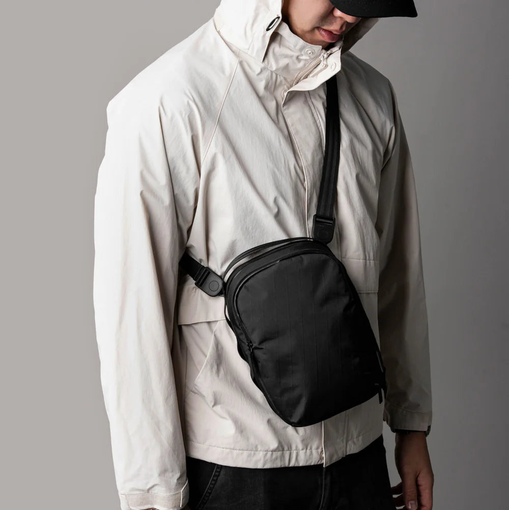 【Alpaka】Metro Sling Max 3L 防潑水輕量斜背包|適合通勤與旅行