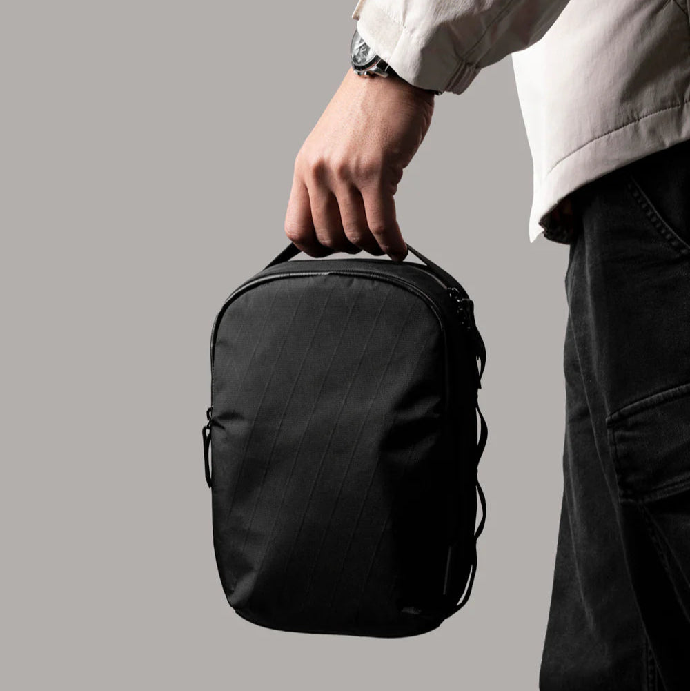 【Alpaka】Metro Sling Max 3L 防潑水輕量斜背包|適合通勤與旅行