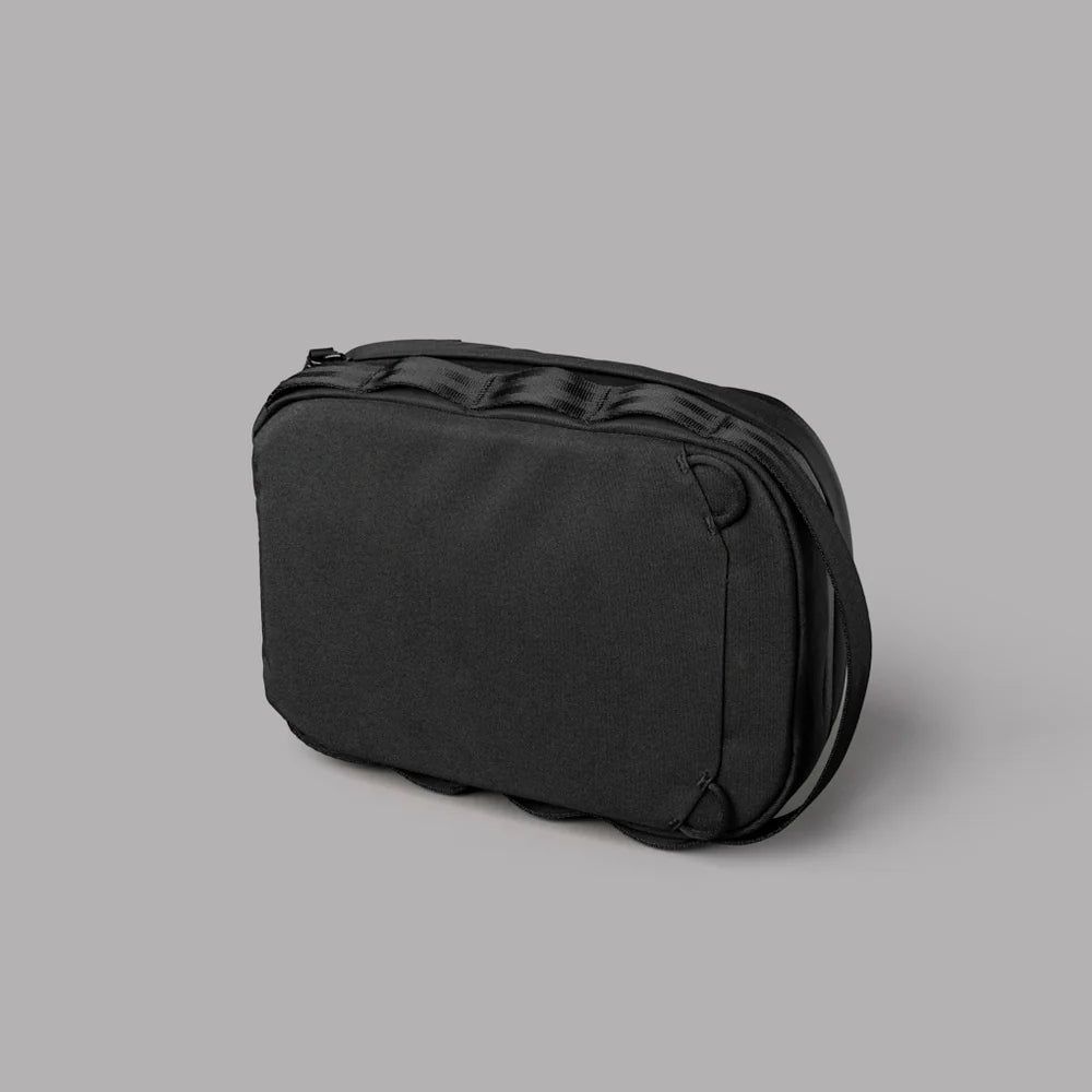 【Alpaka】Metro Sling Max 3L 防潑水輕量斜背包|適合通勤與旅行