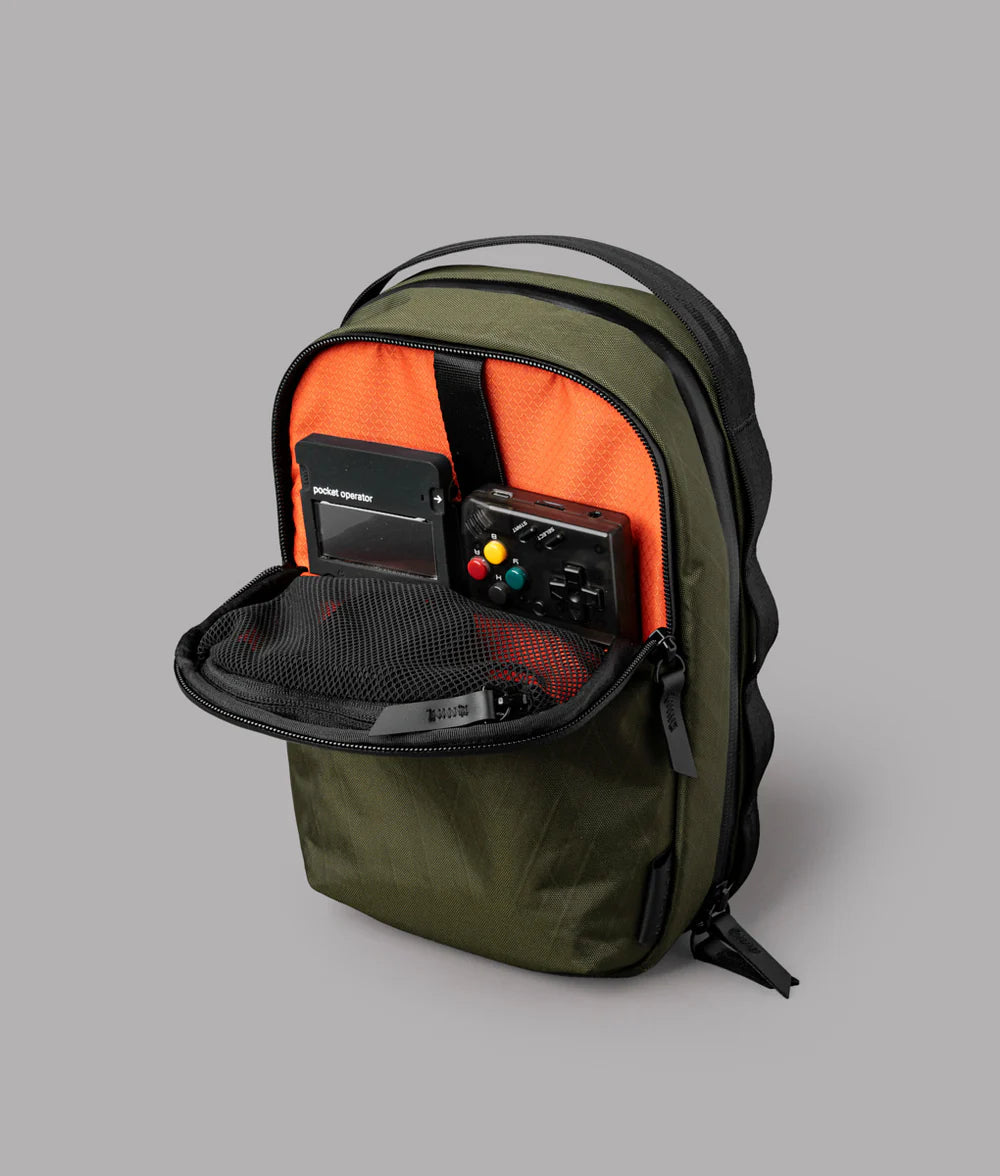 【Alpaka】Metro Sling Max 3L 防潑水輕量斜背包|適合通勤與旅行