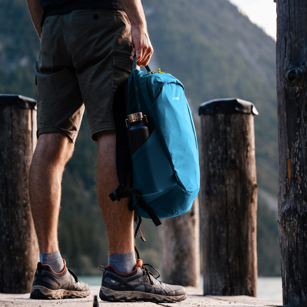 【Pacsafe】ECO 防盜登山後背包 25L|戶外機能多重防盜