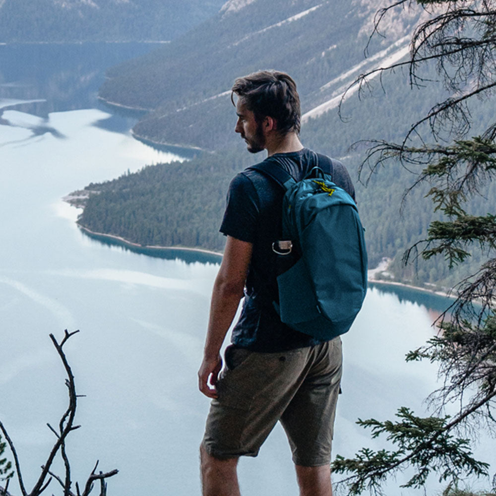 【Pacsafe】ECO 防盜登山後背包 25L|戶外機能多重防盜