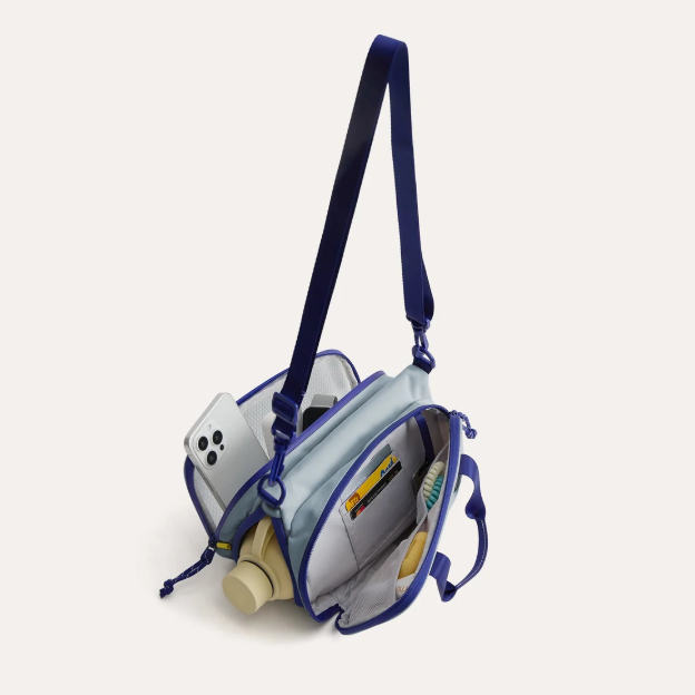 【Bagsmart】Coast 防潑水斜肩包|水壺專屬隔層
