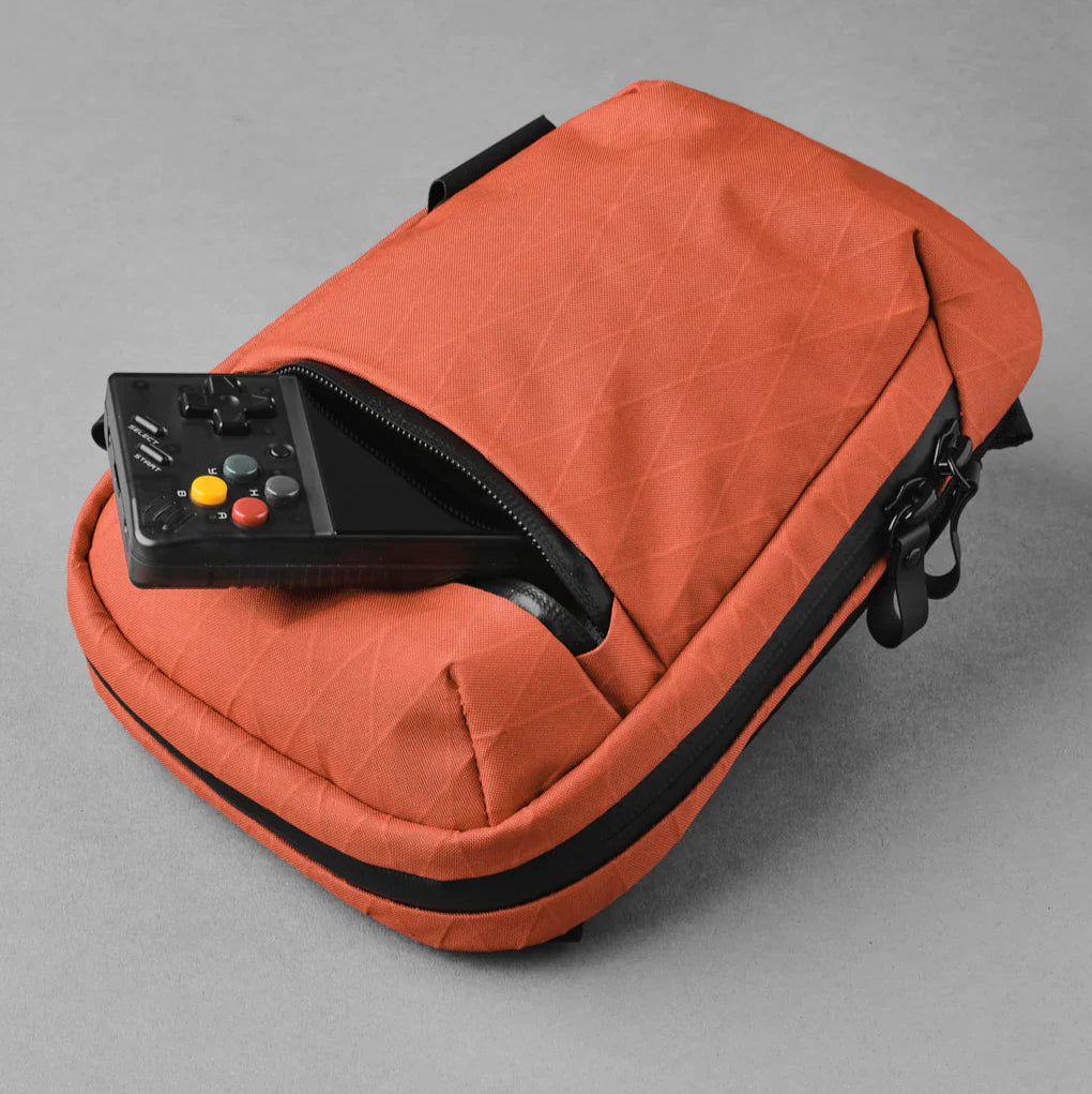 Alpaka Vertical Sling 迷你側肩包 RX30|環保材質