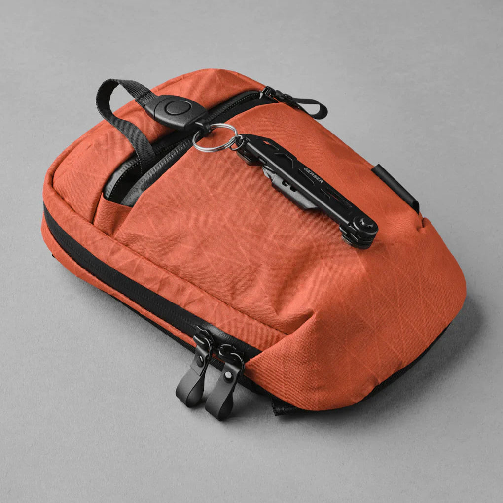 Alpaka Vertical Sling 迷你側肩包 RX30|環保材質