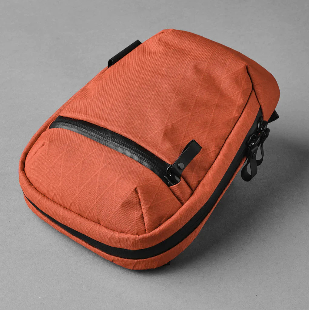 Alpaka Vertical Sling 迷你側肩包 RX30|環保材質