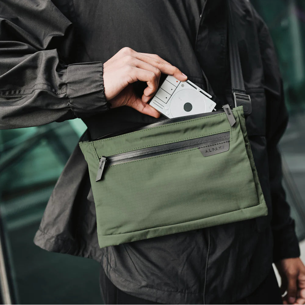 Alpaka Zip Pouch Max V2|防水側肩包 210D