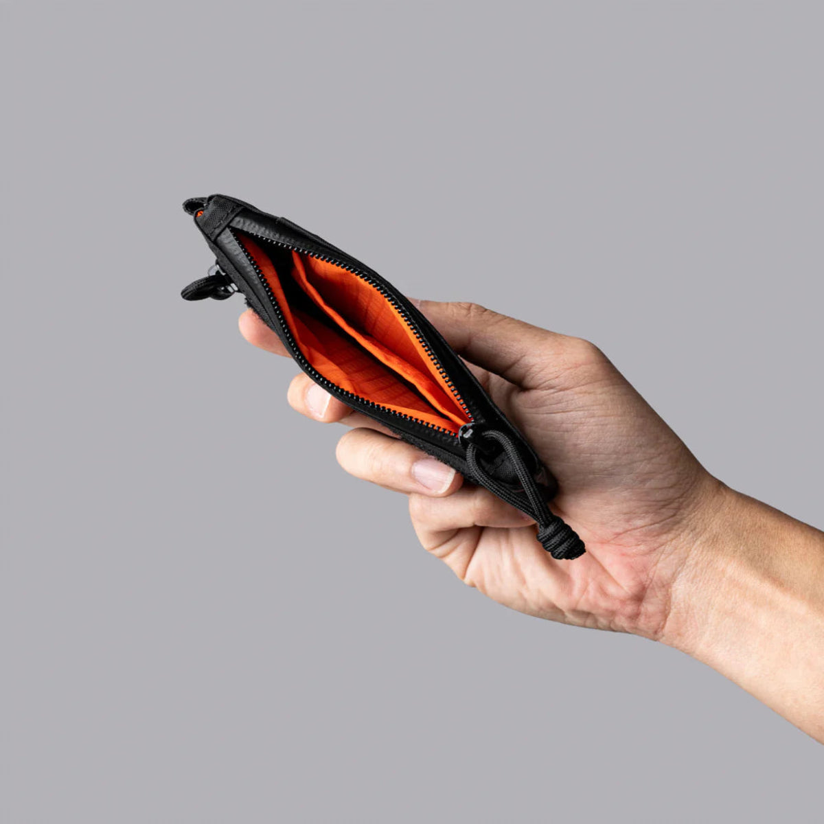 Alpaka Zip Pouch Pro 防水魔術貼收納包|輕巧 RFID 防護