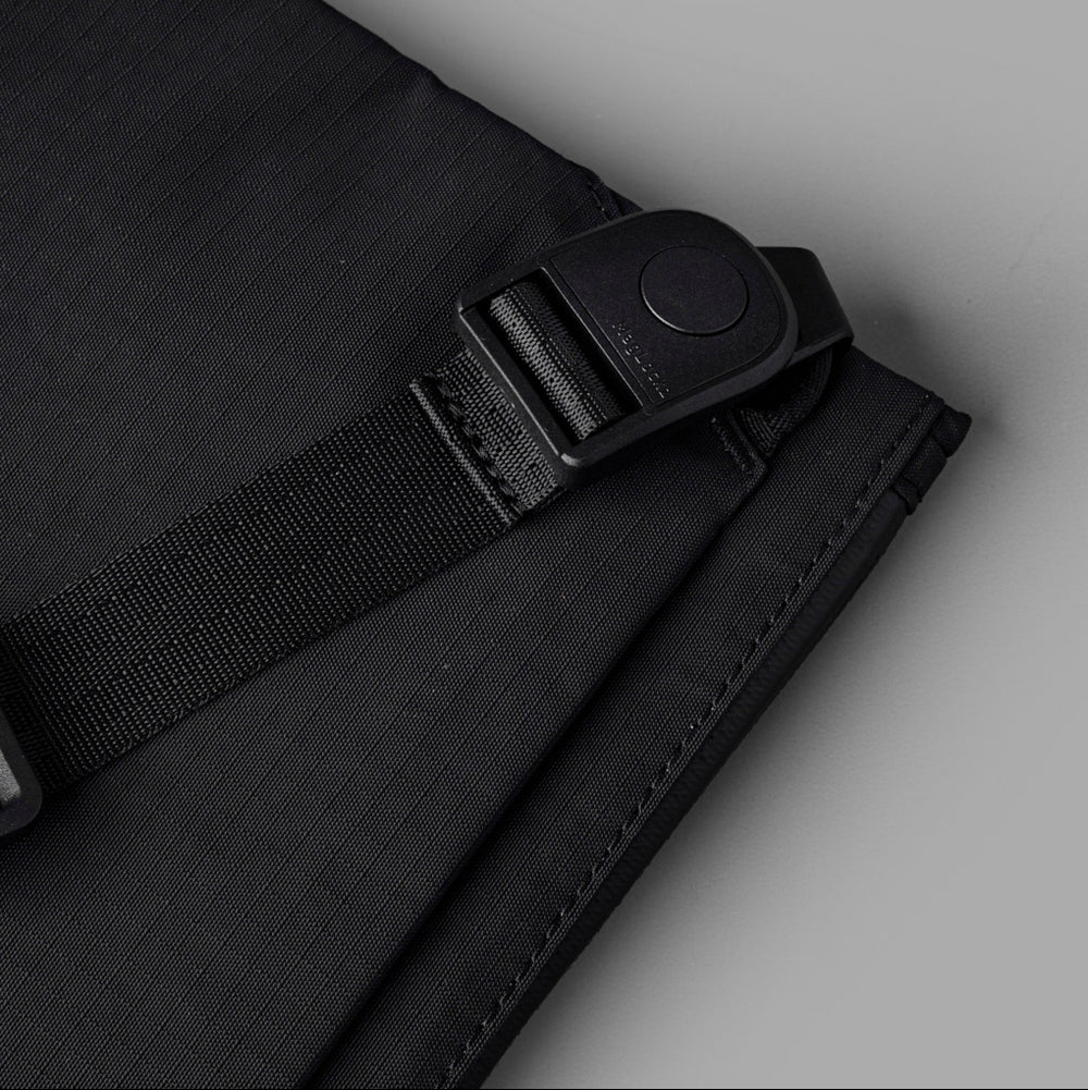 Alpaka Zip Pouch Max V2|防水側肩包 210D