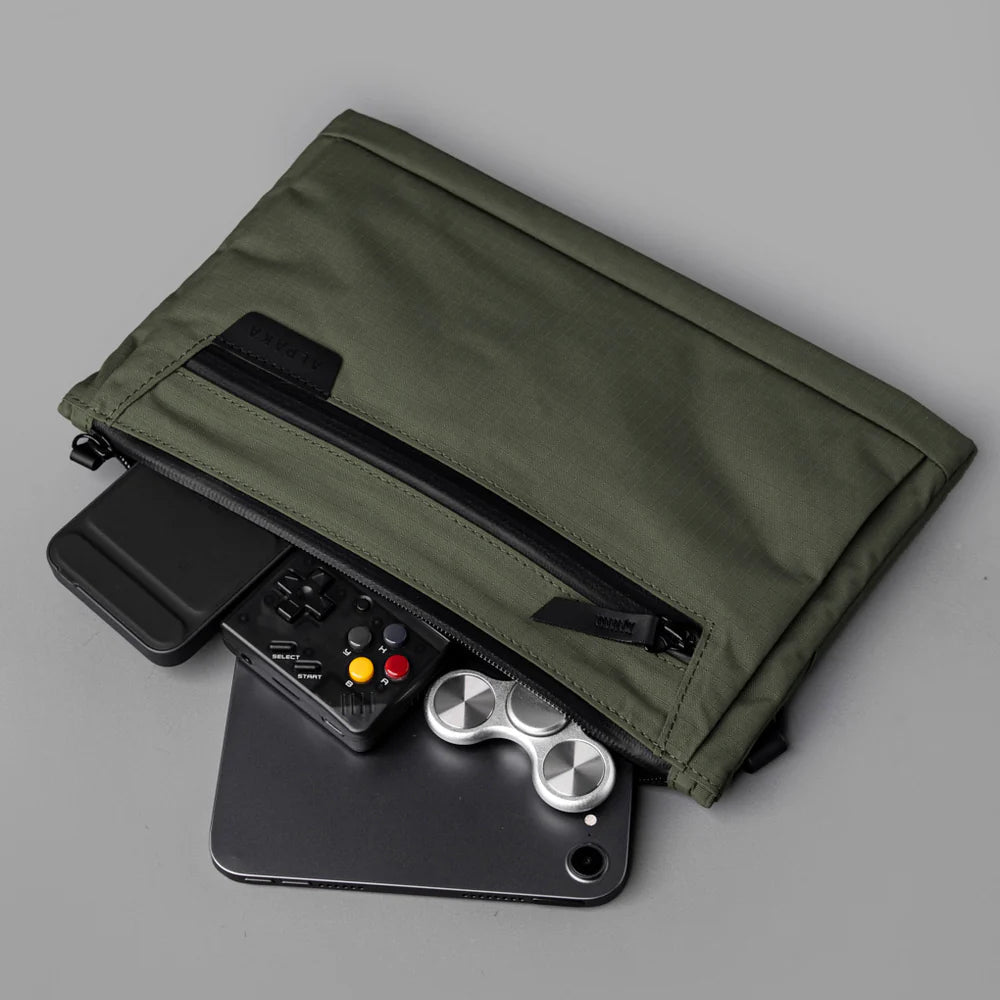Alpaka Zip Pouch Max V2|防水側肩包 210D