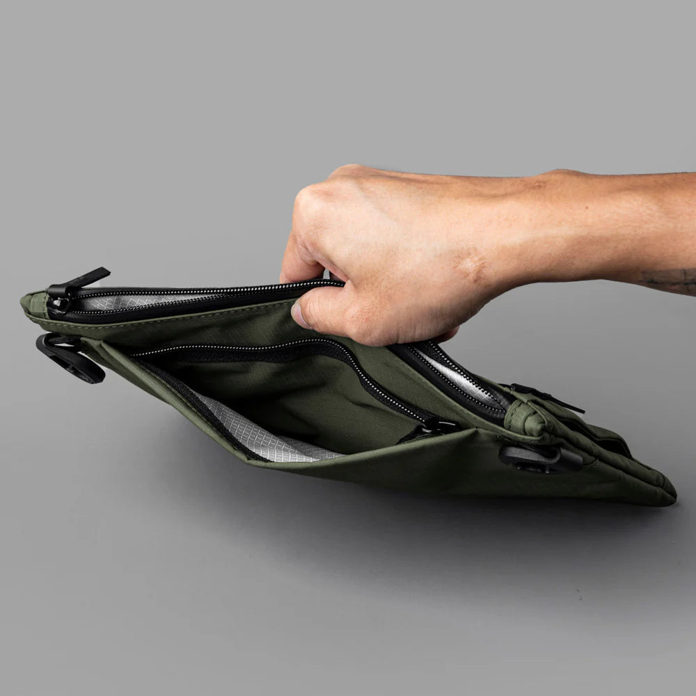 Alpaka Zip Pouch Max V2|防水側肩包 210D