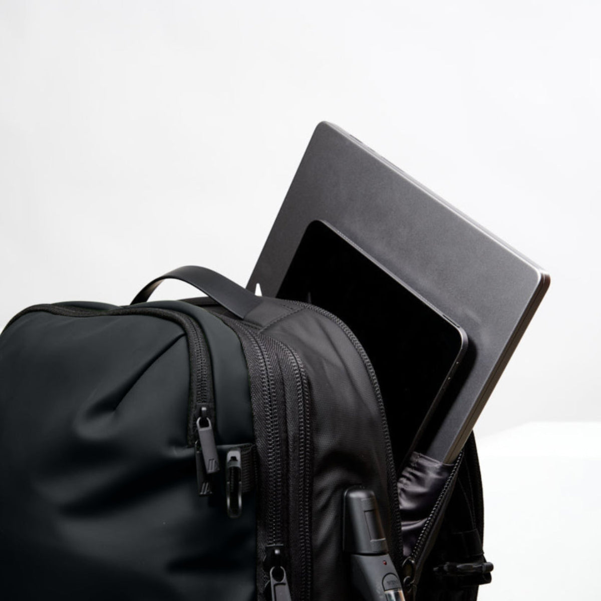 Airback Travel Backpack 可壓縮旅行背包|防水耐用