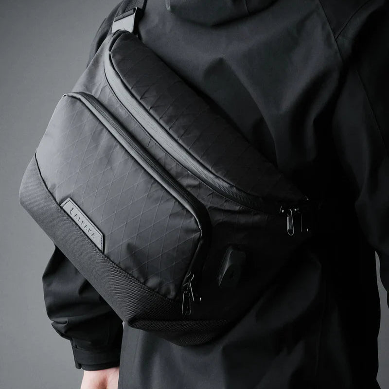 極簡時尚外型 - 兼具專業與休閒風格,適合都市使用