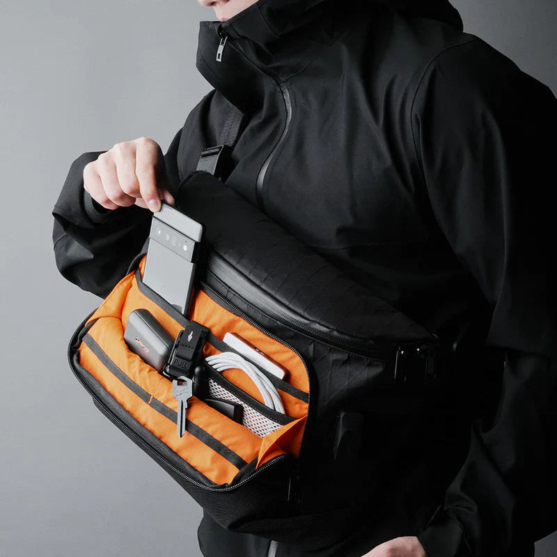 極簡時尚外型 - 兼具專業與休閒風格,適合都市使用