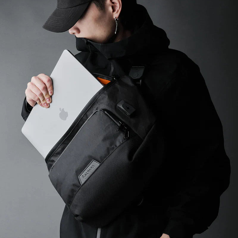 適用 14 吋筆電 - 提供專屬筆電收納空間