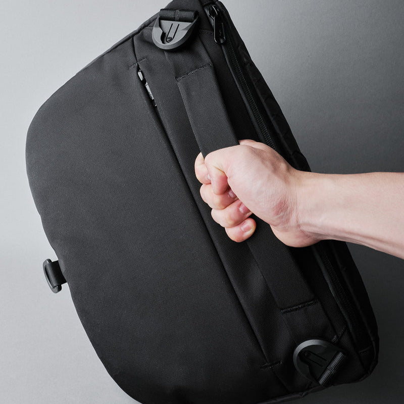 YKK 防水拉鍊 - 防止水分滲入,保護內部物品