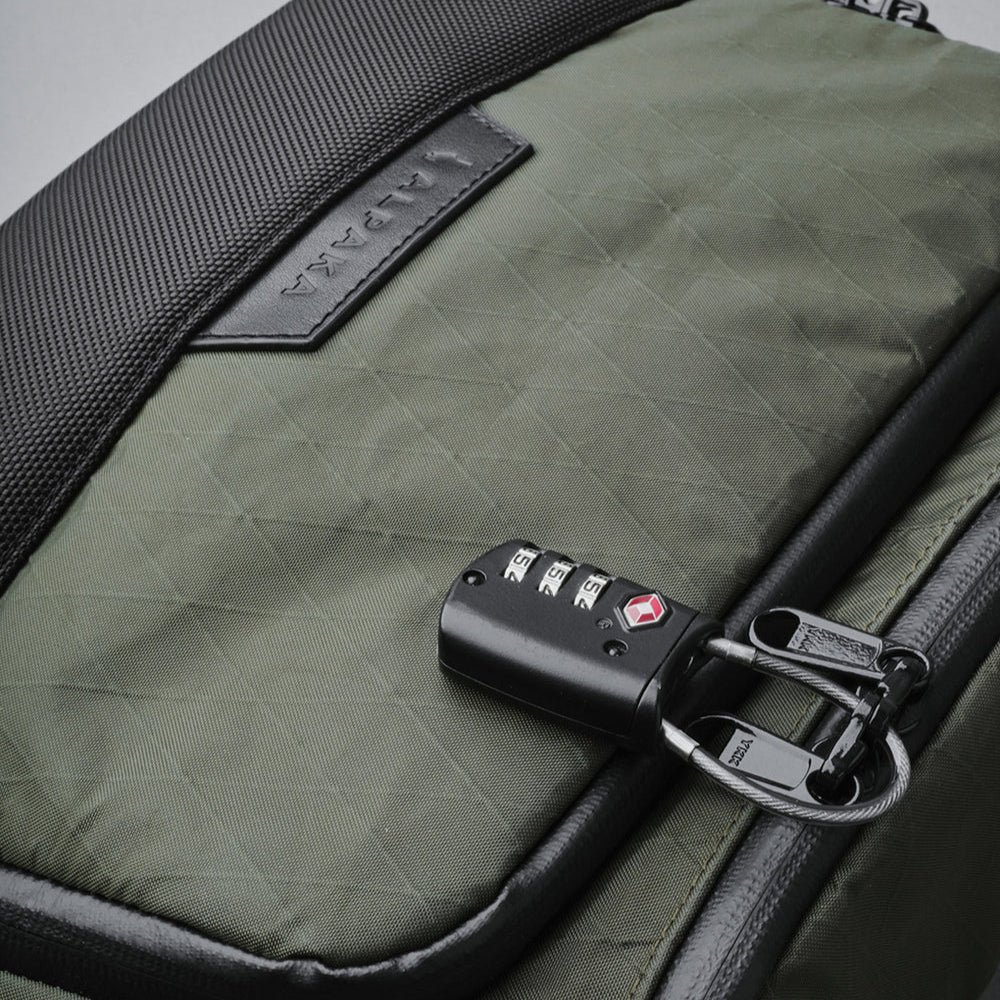 耐磨抗撕裂設計 - 適合日常與戶外使用