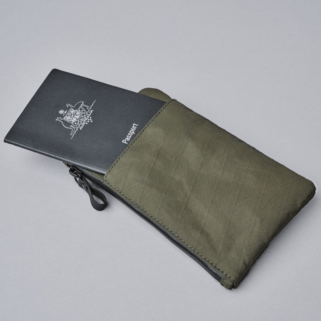 Alpaka Zip Clutch 手拿包|防水輕巧