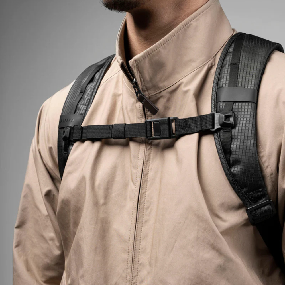 【Alpaka】Momentum Backpack 超輕通勤後背包 22L｜16 吋筆電夾層｜隱藏側袋快取