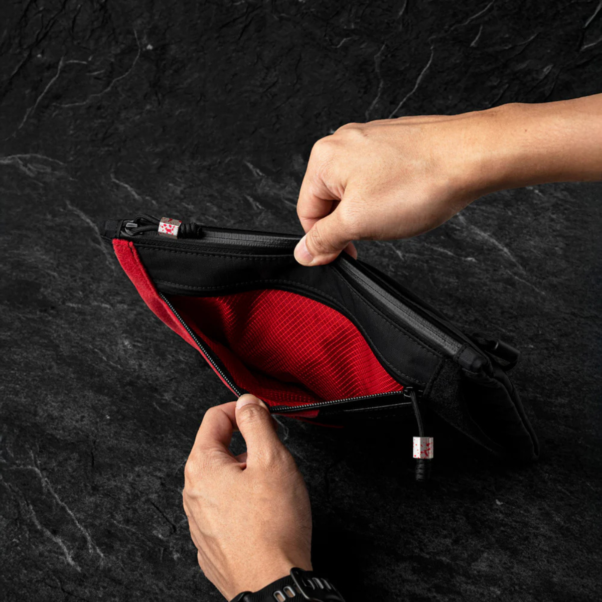 【Alpaka】Zip Pouch Max V2 側肩包｜吸血鬼特別版