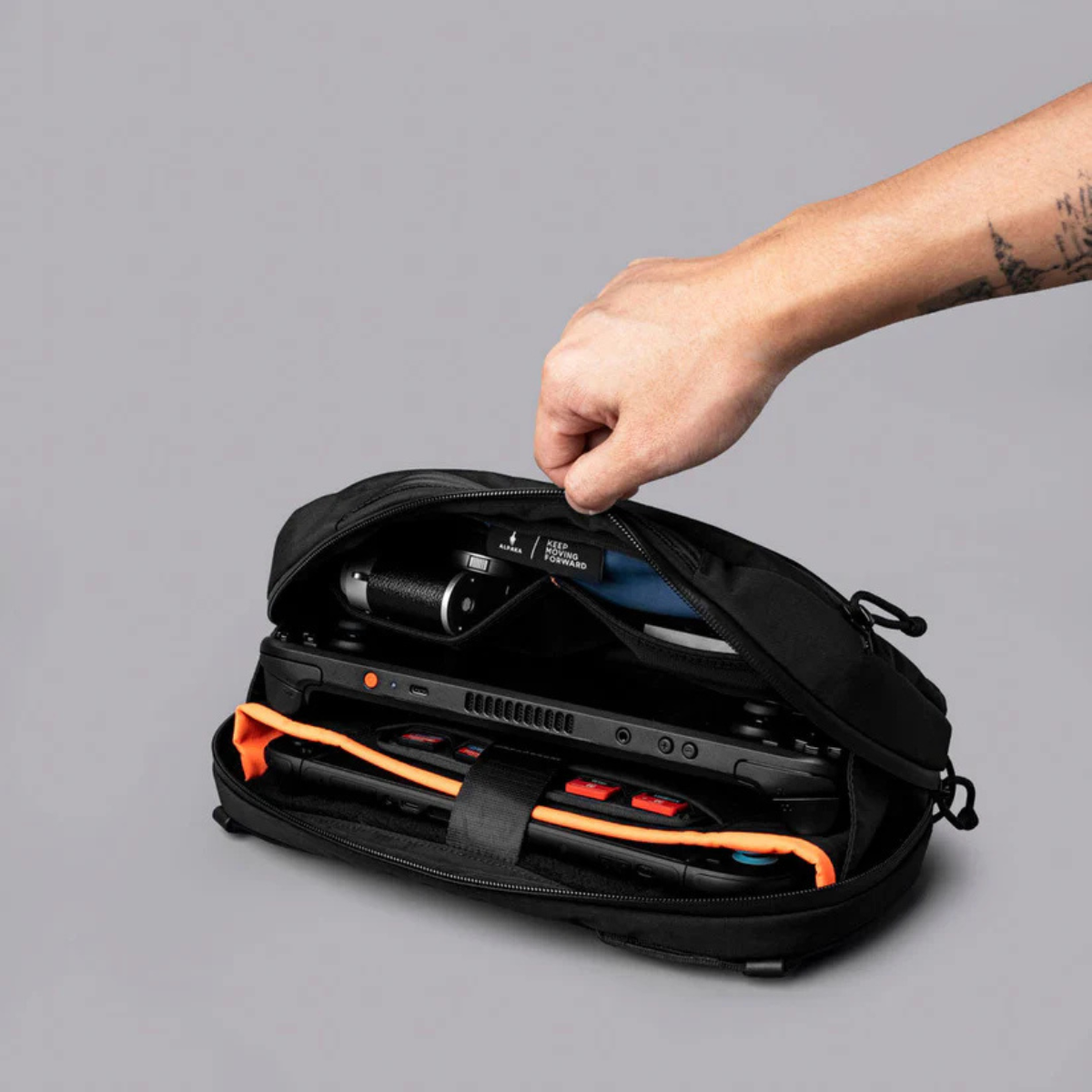 【Alpaka】Eclipse Gaming Sling 側肩包｜Switch/Steam Deck 便攜保護包