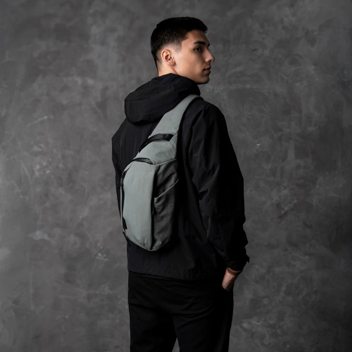 【Alpaka】Metro Crossbody 肩背包 7.5L｜防潑水耐用