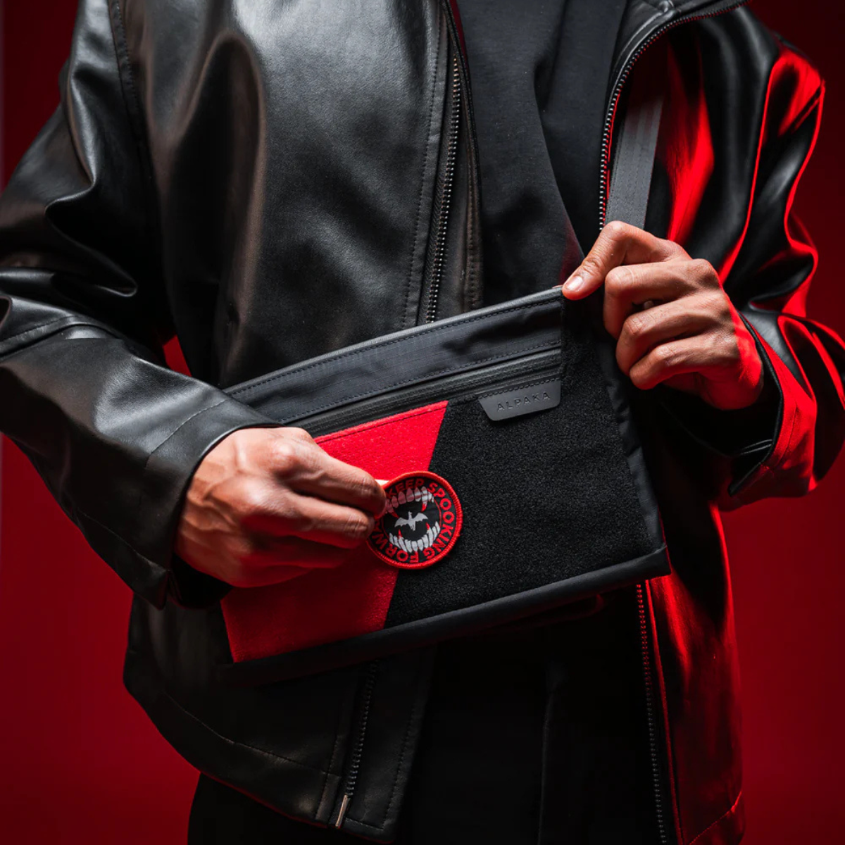 【Alpaka】Zip Pouch Max V2 側肩包｜吸血鬼特別版