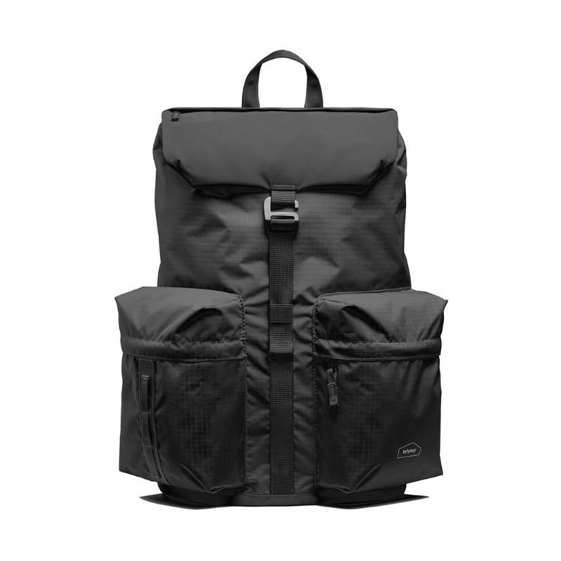 BITPLAY Lite Backpack 黑色輕量背包正面展示