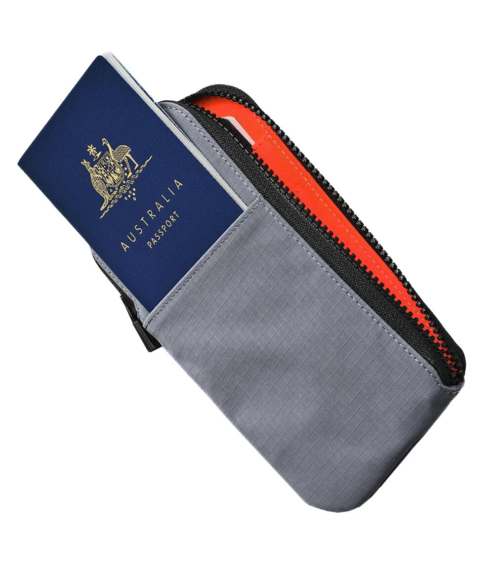 Alpaka Zip Travel Wallet 旅行皮夾