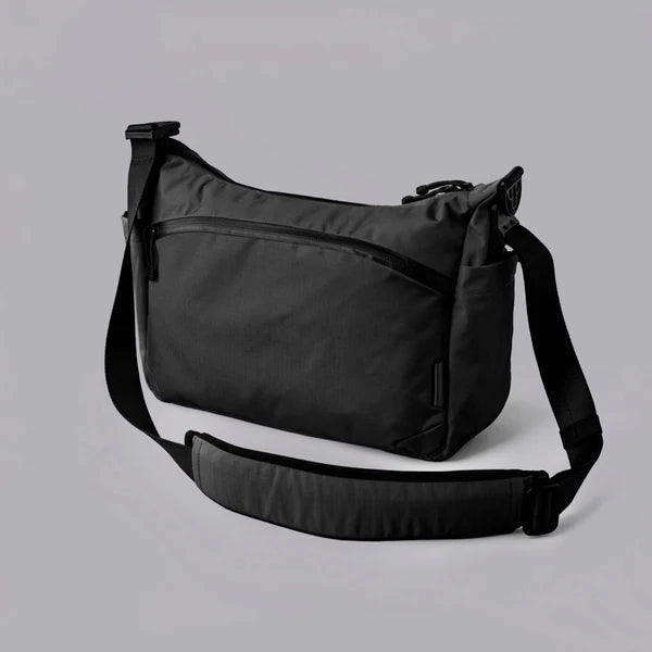 【Alpaka】Flight Satchel 輕量側肩包｜適合通勤與旅行