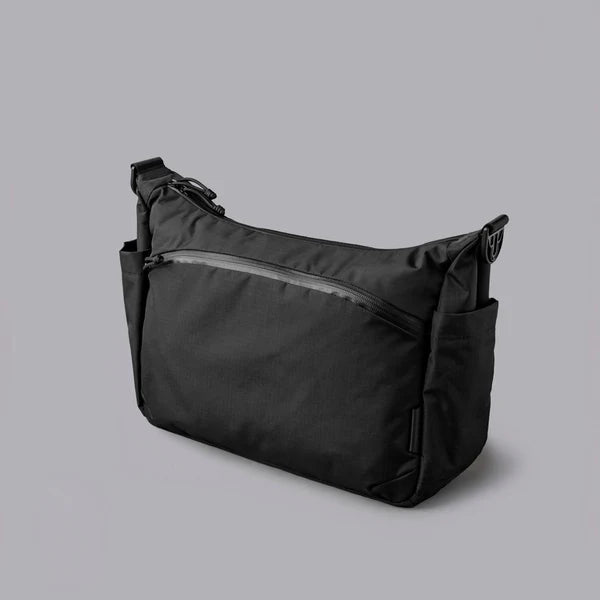 【Alpaka】Flight Satchel 輕量側肩包｜適合通勤與旅行