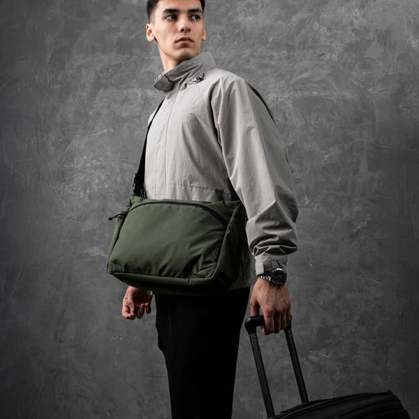 【Alpaka】Flight Satchel 輕量側肩包｜適合通勤與旅行