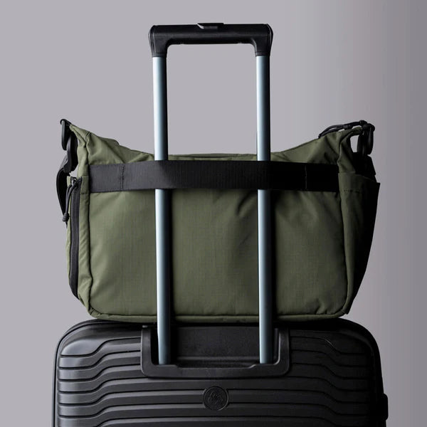 【Alpaka】Flight Satchel 輕量側肩包｜適合通勤與旅行