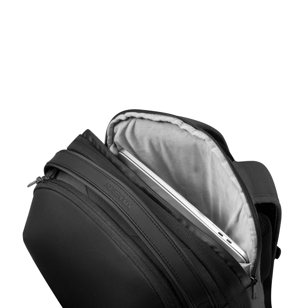 【Xddesign】BOBBY BIZZ Backpack 立體美型防盜商務旅行後背包｜18-25L可擴充・15.6吋筆電收納
