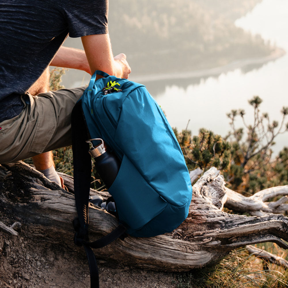 【Pacsafe】ECO 防盜登山後背包 25L｜戶外機能多重防盜