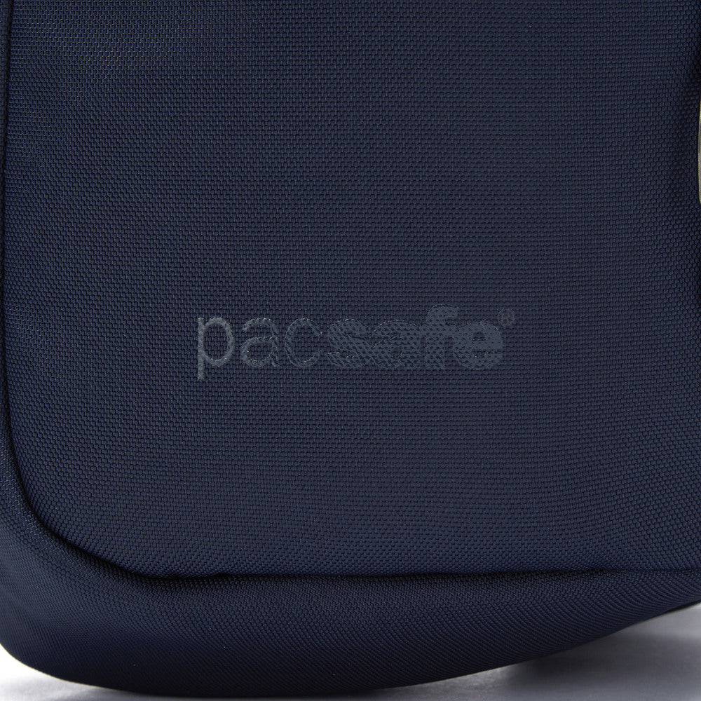 【Pacsafe】V Action 防盜側背胸包 2.5L｜小巧機能 安全升級