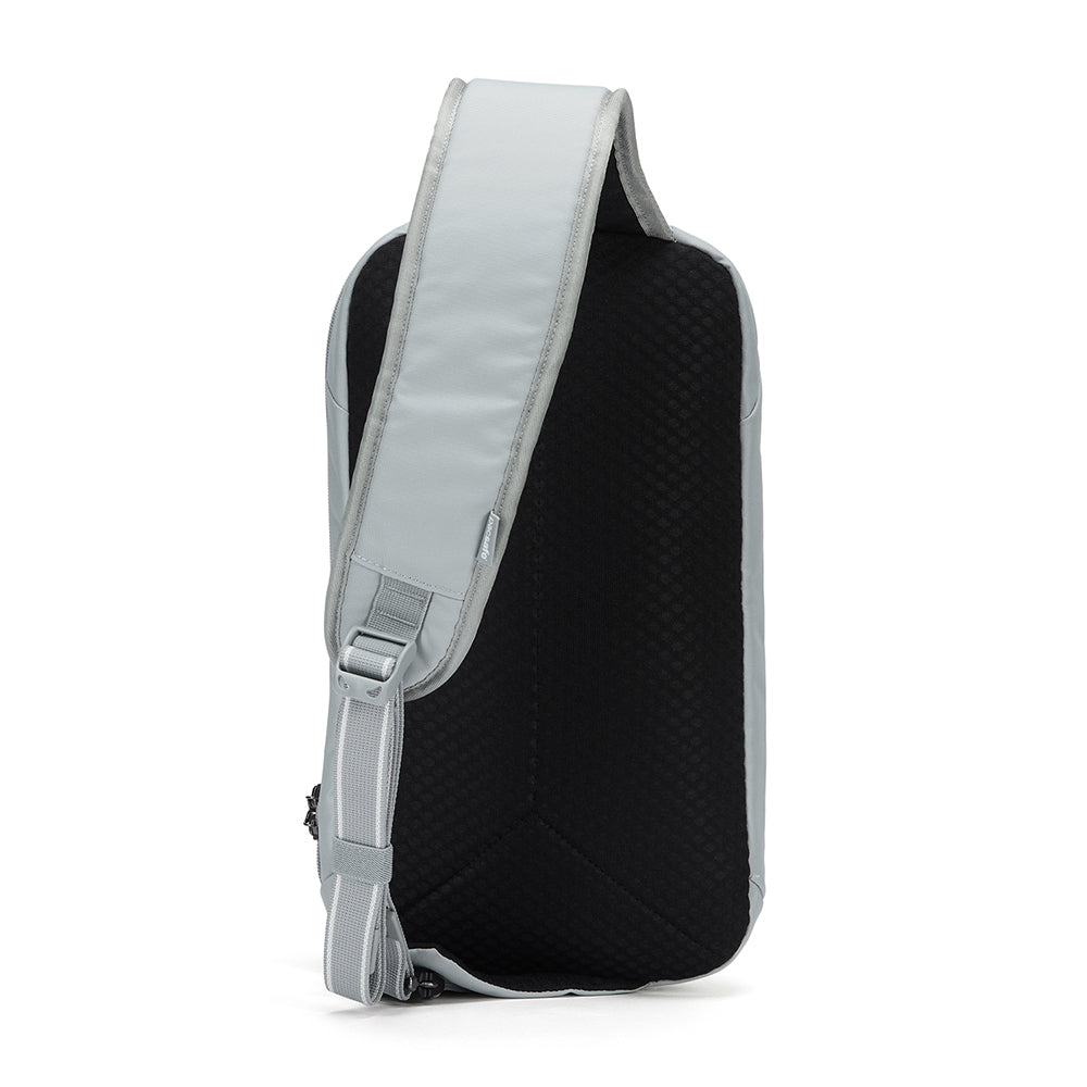 【Pacsafe】V Tech 防盜斜背胸包 10L｜多重防護 都會機能款