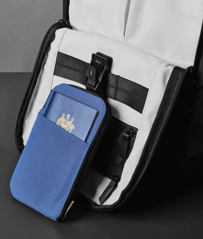 Alpaka Zip Travel Wallet 旅行皮夾