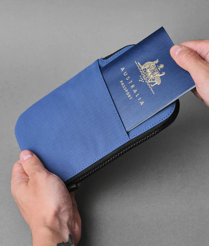 Alpaka Zip Travel Wallet 旅行皮夾