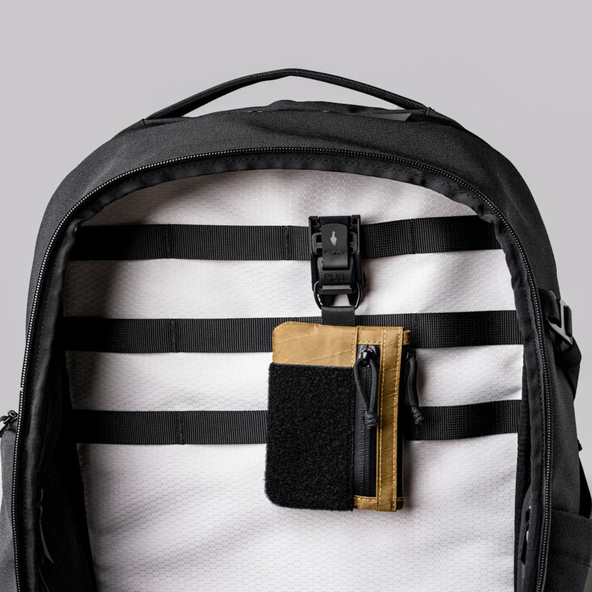 【Alpaka】Zip Pouch Pro 防水魔術貼收納包｜輕巧 RFID 防護