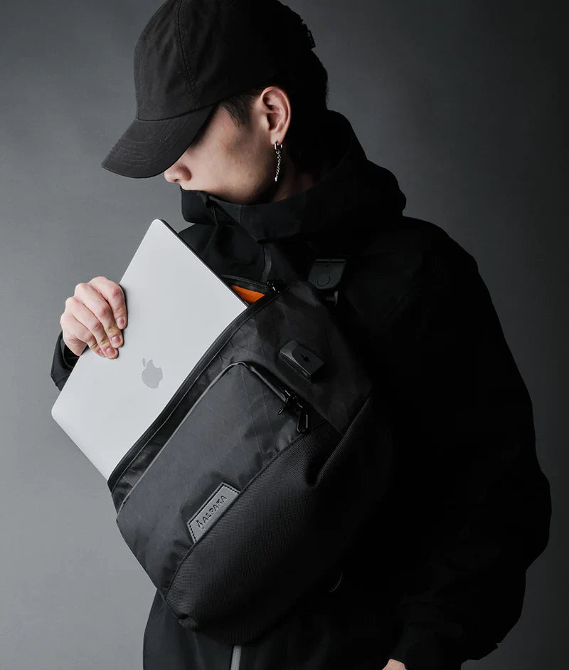 Alpaka Bravo Sling Max Black Limited Edition X-pac® 黑防水側肩包